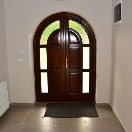Pensiunea Valea Pinului 4* Rau Sadului